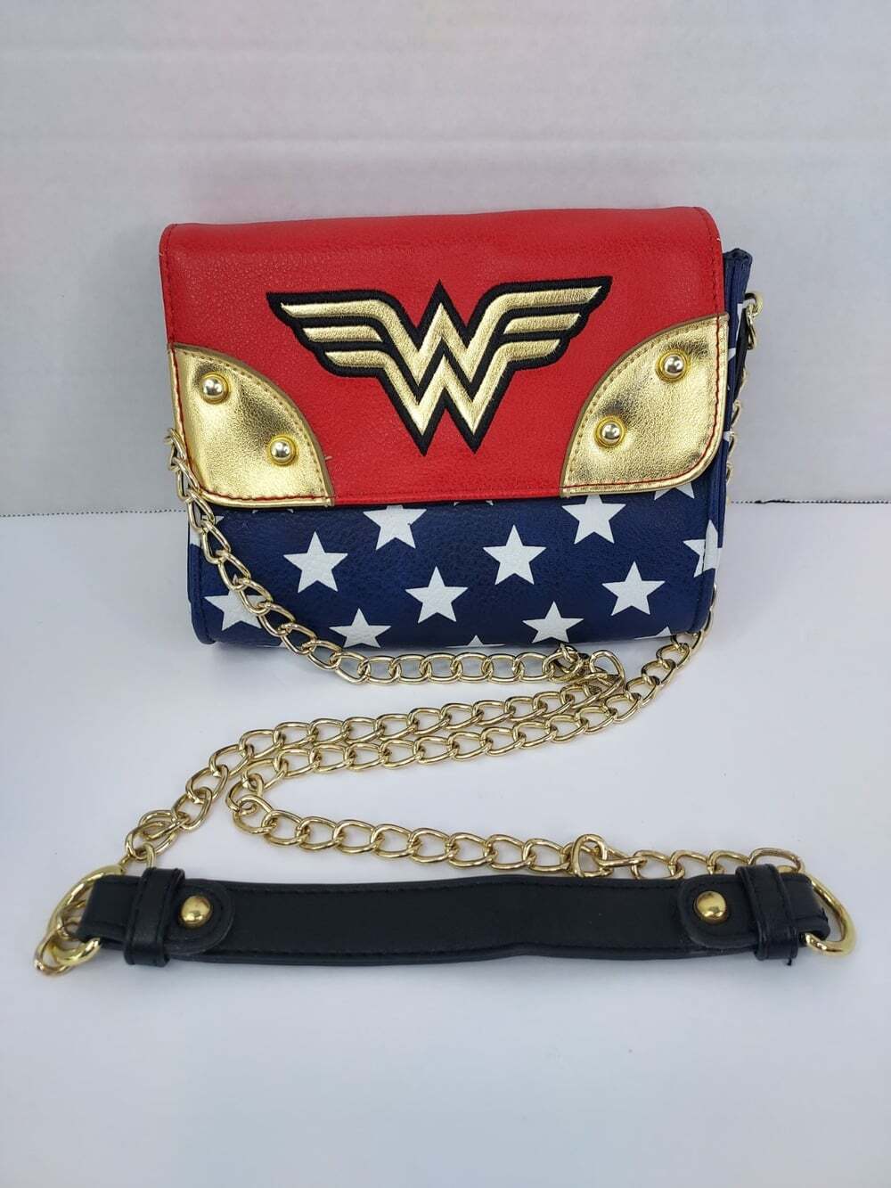 Bioworld Wonder Woman Sidekick Crossbody Handbag Purse DC Comic Chain Strap Hero